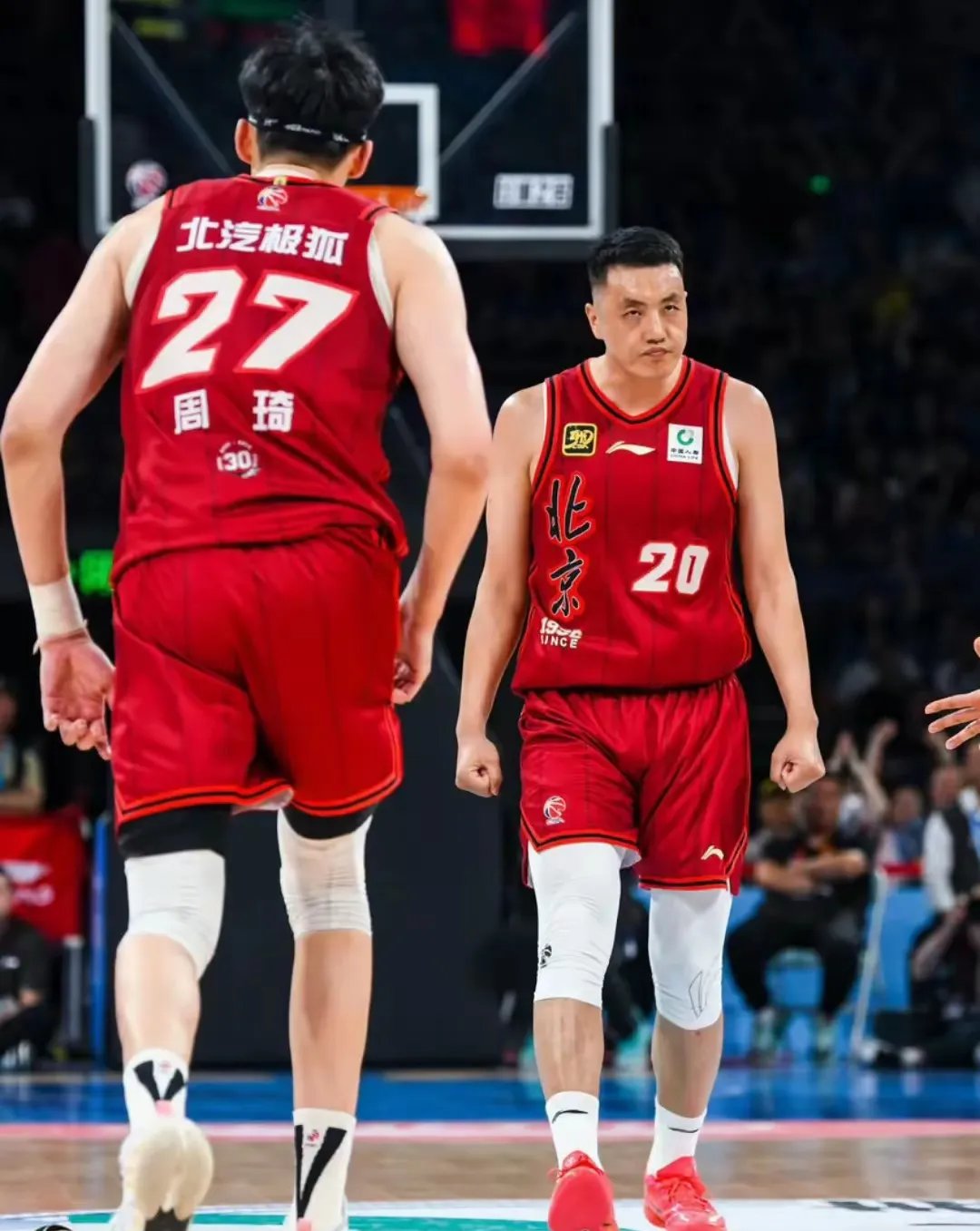 九游娱乐-里程碑夜北京首钢队长鼓劲，NBA总决赛加时末段刷纪录，引发热议，控场能力受关注(nba总决赛时间2024回放)